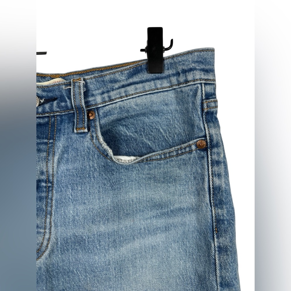 Levi’s Premium Wedgie Straight Jeans Size 30 Distressed High‎ Rise Medium Wash - Picture 6 of 11
